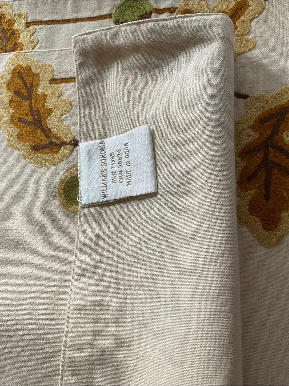Williams Sonoma Acorn and Oak Leaf Embroidered Fall Placemat Set -8 PCS